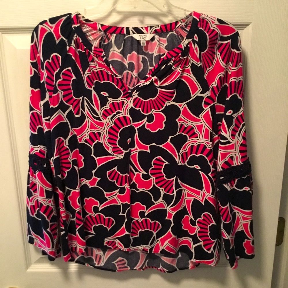 Crown & Ivy pink paisley long sleeve top women's size XS